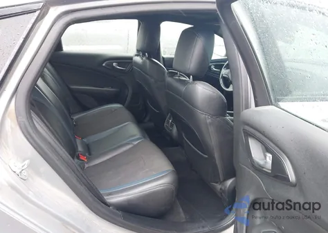 2015 Chrysler 200 S из США, поврежденный, VIN 1C3CCCDG5FN553370